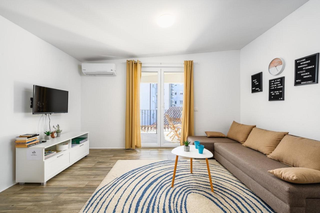 Center House With Apartments อูมัค ภายนอก รูปภาพ
